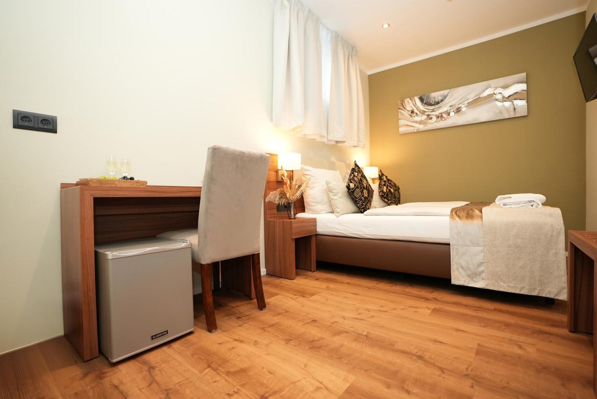 Hotel Attache An Der Messe Frankfurt am Main Ngoại thất bức ảnh